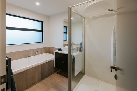 Photo of property in 24 Robrosa Street, Wanaka, 9305