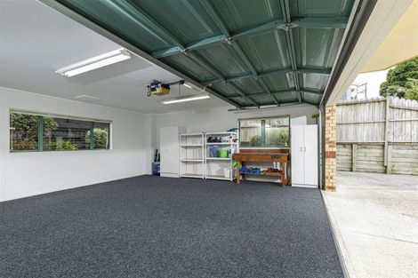 Photo of property in 19a Orchard Road, Browns Bay, Auckland, 0630