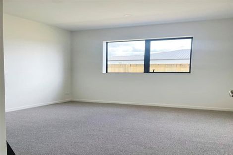 Photo of property in 6 Ihi Place, Karaka, 2578