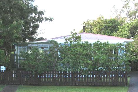 Photo of property in 90 Glen Marine Parade, Glendene, Auckland, 0602