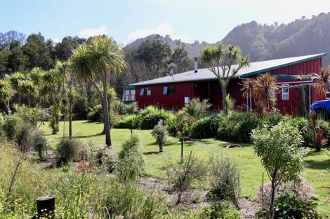 Photo of property in 4386 Karamea Highway, Karamea, 7893