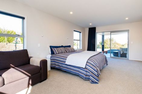 Photo of property in 207 Durham Drive, Havelock North, 4130