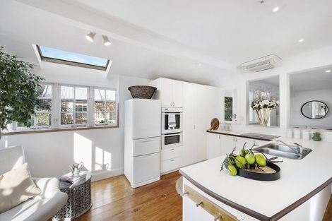 Photo of property in 151 Marine Parade, Eastbourne, Lower Hutt, 5013