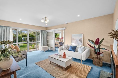Photo of property in 10 Ron Place, Bishopdale, Christchurch, 8051