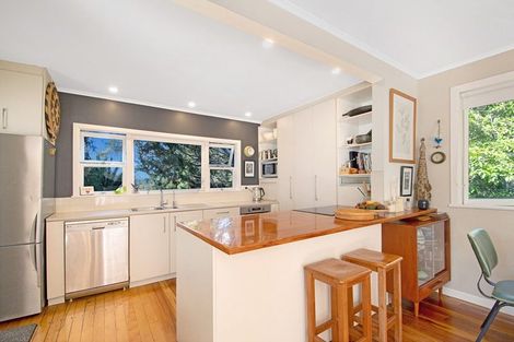 Photo of property in 80 Mountain Road, Henderson Valley, Auckland, 0612