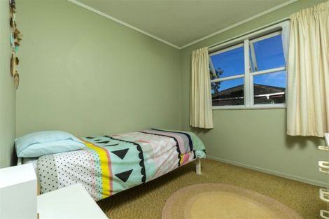Photo of property in 84 Universal Drive, Henderson, Auckland, 0610
