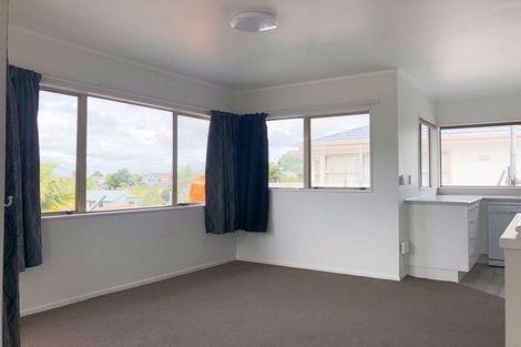 Photo of property in 13 Ballini Rise, West Harbour, Auckland, 0618