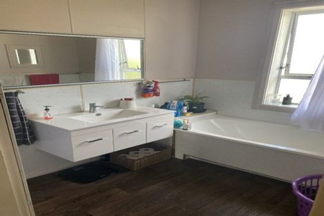 Photo of property in 330 Mangorei Road, Merrilands, New Plymouth, 4312