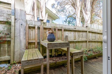 Photo of property in 2a Taupo Street, Green Bay, Auckland, 0604