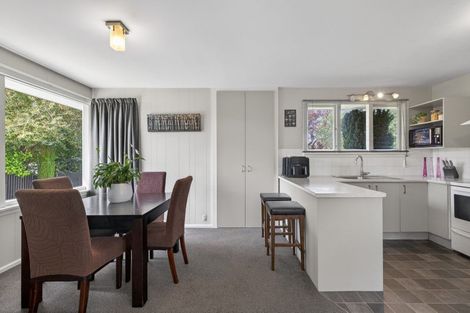 Photo of property in 73 Dunedin Street, Redwood, Christchurch, 8051