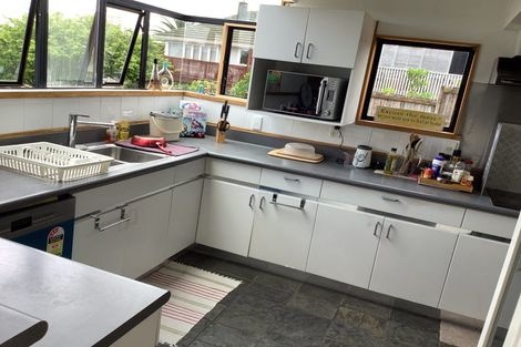 Photo of property in 2/92 Verran Road, Birkdale, Auckland, 0626