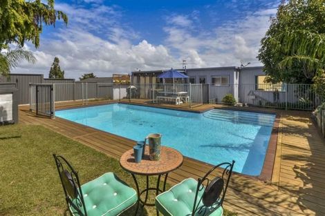 Photo of property in 9 Christensen Place, Forrest Hill, Auckland, 0620