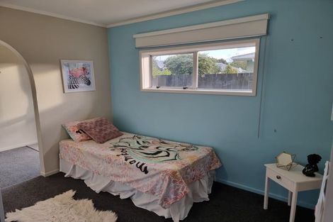 Photo of property in 2/16a Ranfurly Street, Trentham, Upper Hutt, 5018