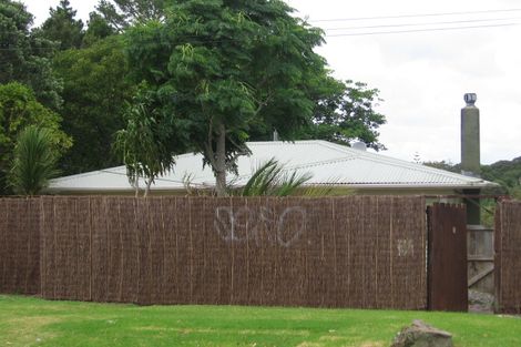 Photo of property in 26 West Lynn Road, Titirangi, Auckland, 0604