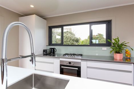 Photo of property in 3 Stuart Place, Blagdon, New Plymouth, 4310