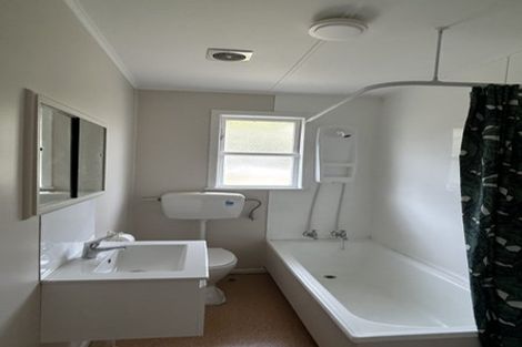 Photo of property in 12 Huntingdon Street, Northland, Wellington, 6012