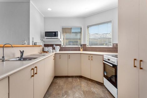 Photo of property in 5 Edgewater Grove, Whakatane, 3120