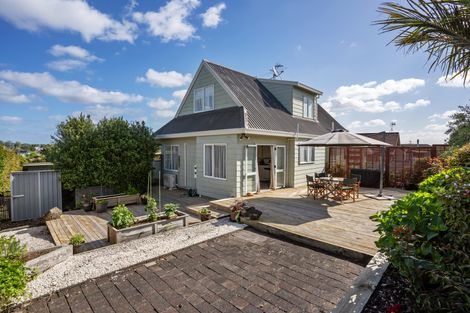 Photo of property in 14 Seaglen Place, Botany Downs, Auckland, 2010