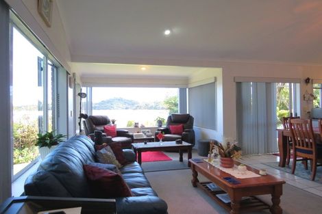 Photo of property in 1990 Long Bay Road, Coromandel, 3581