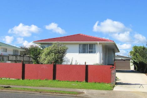 Photo of property in 46 Othello Drive, Clover Park, Auckland, 2023