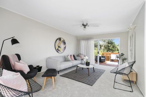 Photo of property in 17 Lindis Place, Mangere Bridge, Auckland, 2022