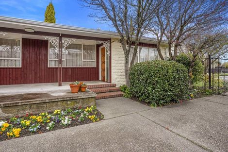 Photo of property in 28 Ambleside Drive, Burnside, Christchurch, 8053