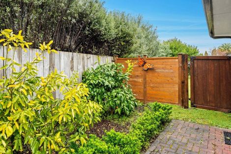 Photo of property in 10 Heaphy Place, Pukehangi, Rotorua, 3015