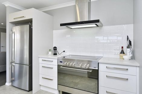 Photo of property in 35 Koura Drive, Rangiora, 7400