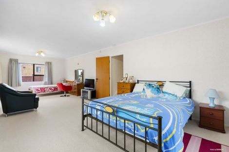 Photo of property in 1/74 Dalwhinnie Parade, Highland Park, Auckland, 2010