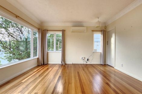 Photo of property in 73 Maupuia Road, Maupuia, Wellington, 6022