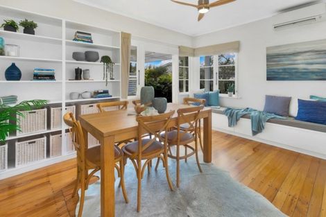 Photo of property in 43b Walmer Road, Point Chevalier, Auckland, 1022