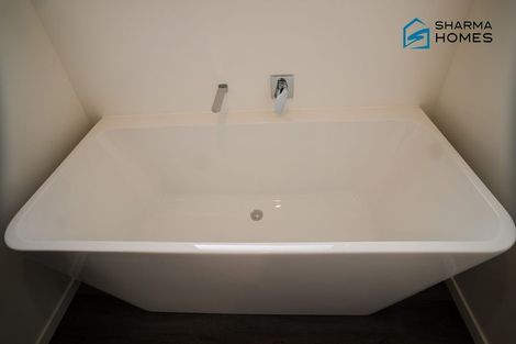 Photo of property in 21 Akoranga Place, Hornby, Christchurch, 8042