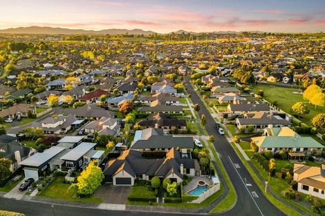 Photo of property in 2 Sovereign Place, Rototuna North, Hamilton, 3210