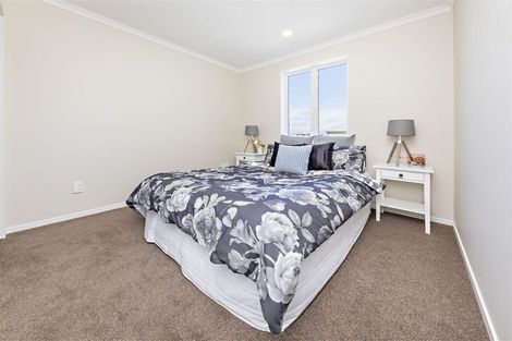 Photo of property in 25 Warbler Crescent, Papakura, 2110