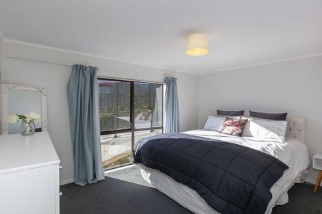 Photo of property in 22 Staysail Place, Whitby, Porirua, 5024