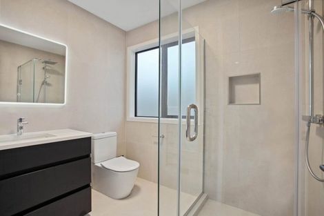 Photo of property in 28a Oliver Twist Avenue, Mellons Bay, Auckland, 2014