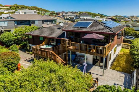 Photo of property in 12 Dornoch Place, Papakowhai, Porirua, 5024
