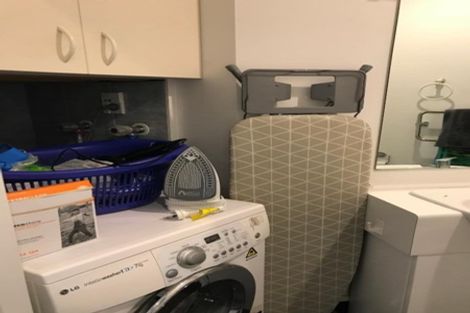 Photo of property in Terrace Tower Apartments, 3a/126 The Terrace, Wellington Central, Wellington, 6011