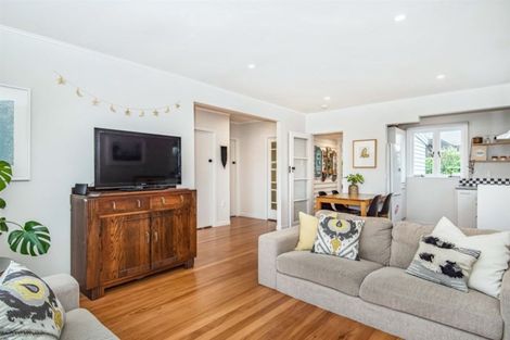 Photo of property in 1/10 Coronation Street, Belmont, Auckland, 0622