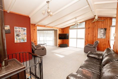 Photo of property in 19 Mahana Road, Ngatea, 3503