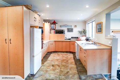 Photo of property in 19 Hillcrest Drive, Kelvin Grove, Palmerston North, 4414