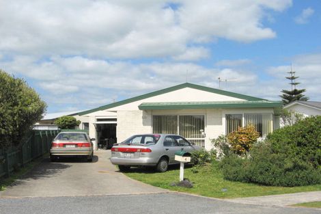Photo of property in 4 Crisp Drive, Papamoa Beach, Papamoa, 3118