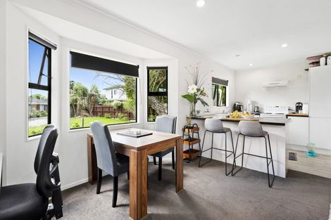 Photo of property in Peninsula Primary School, 61 Wharf Road, Te Atatu Peninsula, Auckland, 0610