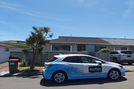 Photo of property in 41a Sunhaven Drive, Newlands, Wellington, 6037