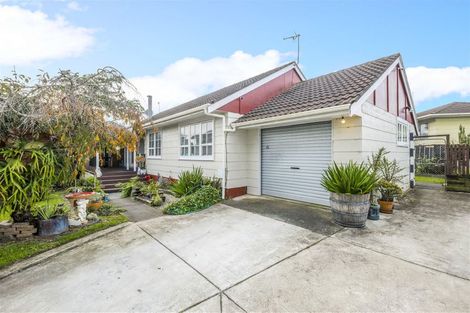 Photo of property in 10 Helms Place, Manurewa, Auckland, 2102