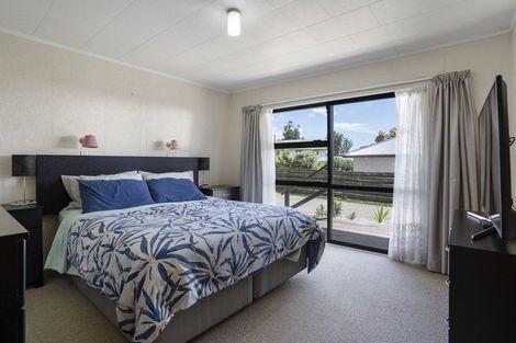 Photo of property in 128 Durrant Drive, Whangamata, 3620