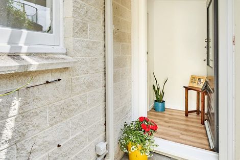 Photo of property in 2/345 Muritai Road, Eastbourne, Lower Hutt, 5013