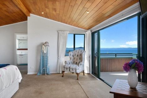 Photo of property in 1083 Whangaparaoa Road, Tindalls Beach, Whangaparaoa, 0930
