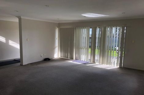 Photo of property in 5 Wairua Place, Pukekohe, 2120