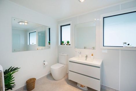 Photo of property in 21 Sutherland Crescent, Westbrook, Palmerston North, 4412